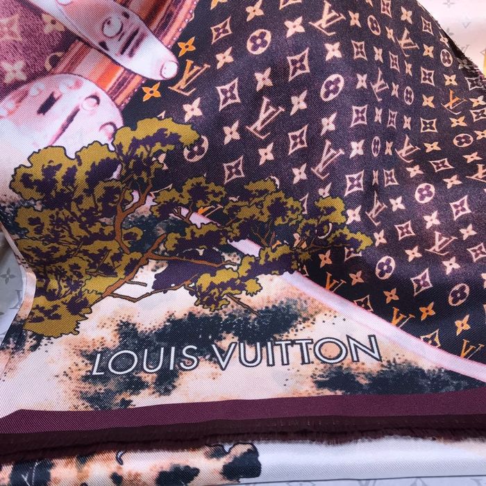 Louis Vuitton Scarf LVS00144